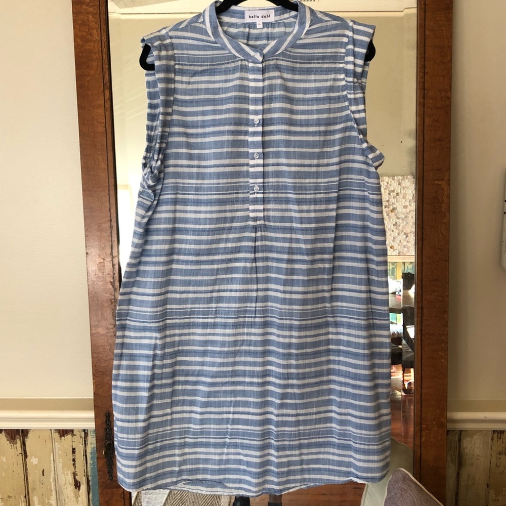 Blue/white linen dress w buttons, cuffed armholes